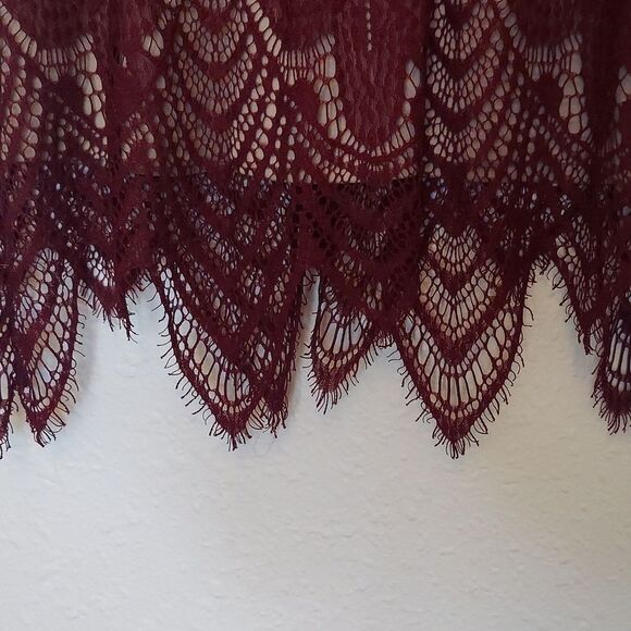 Maroon Long-Sleeved Lace Dress Size XS - Picture 2 of 6